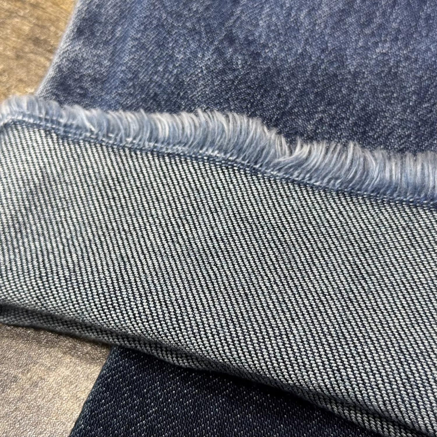 605A-6 60%Cotton 10*21/55 OE Yarn Indigo Color Denim Fabric Wholesale 1